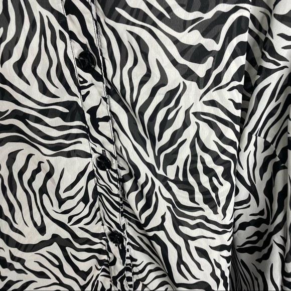 Maggie Barnes Zebra Print Button Down Sheer Blouse 4X - Picture 2 of 4